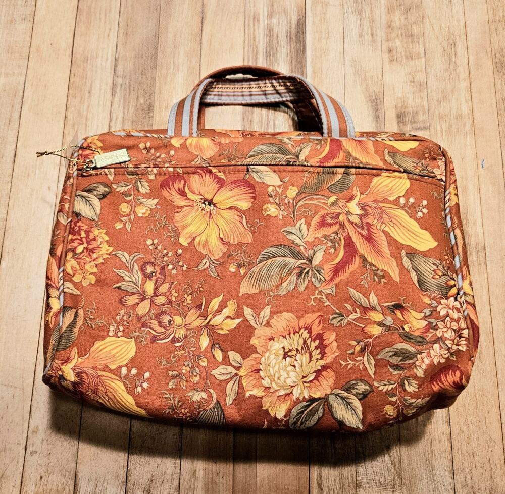 NEW NWT Once Upon A Rose Cosmetic Makeup Accessories Toiletry Bag Floral